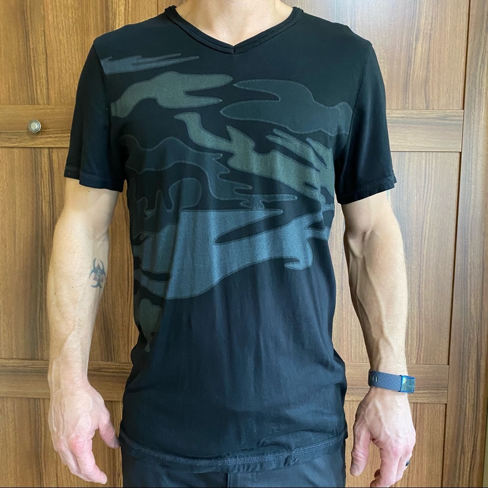 Express black camo t-shirt - like new!
